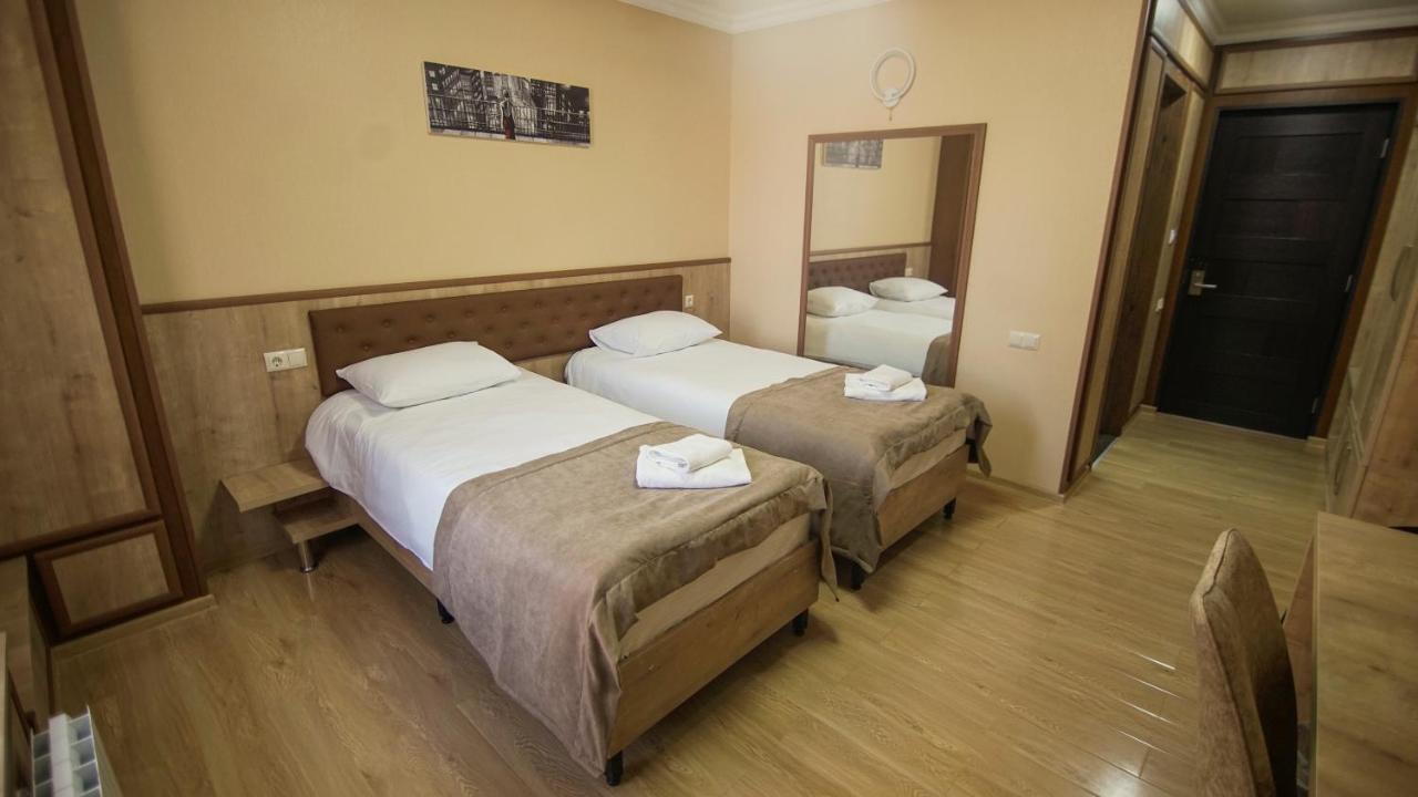 Hotel Juralius Tbilisi Exteriör bild