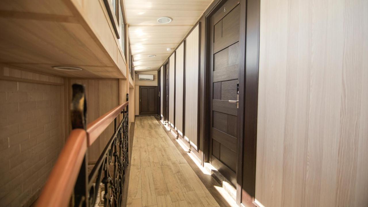 Hotel Juralius Tbilisi Exteriör bild