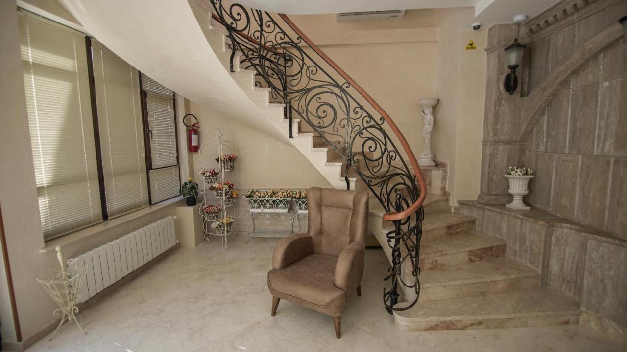 Hotel Juralius Tbilisi Exteriör bild